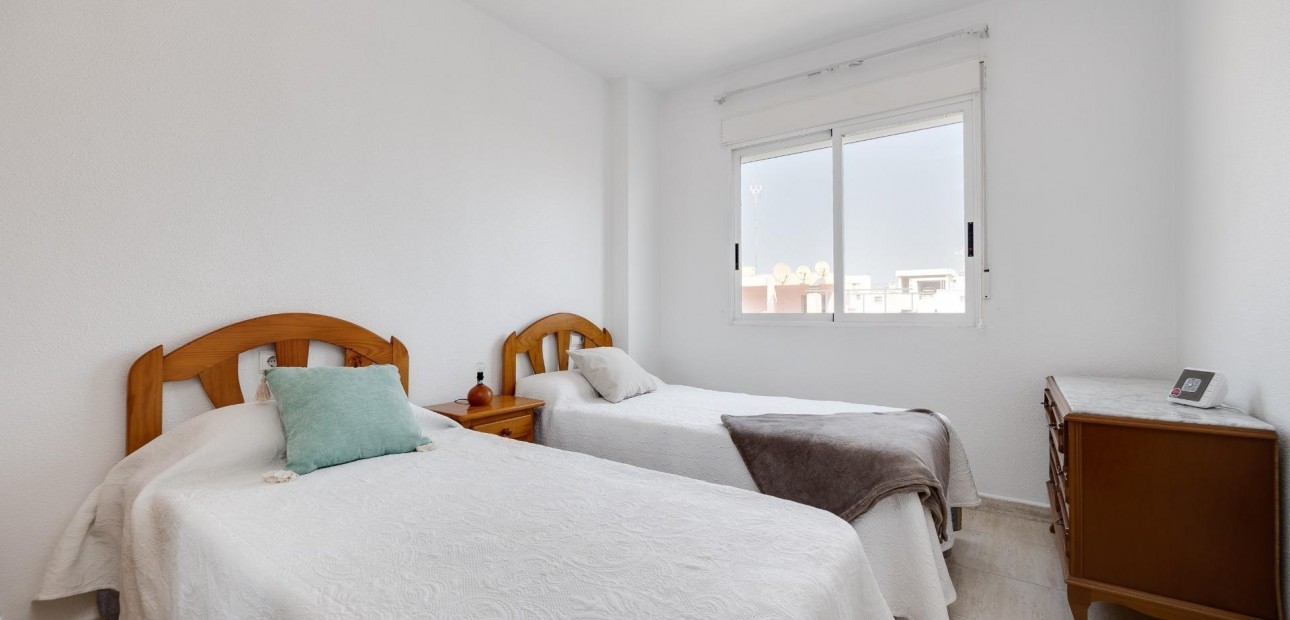 Venta - Apartamento / piso -
Torrevieja - Estacion de autobuses