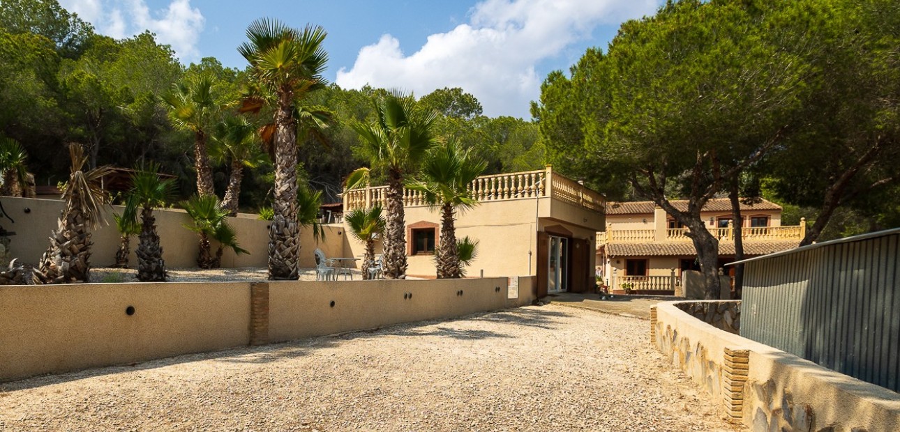 Herverkoop - Country Property/Finca -
Torremendo
