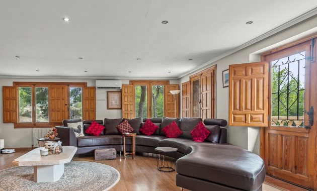 Herverkoop - Country Property/Finca -
Torremendo