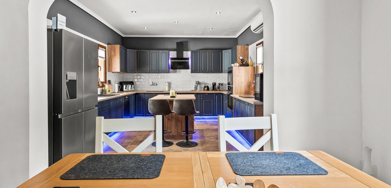 Herverkoop - Country Property/Finca -
Torremendo