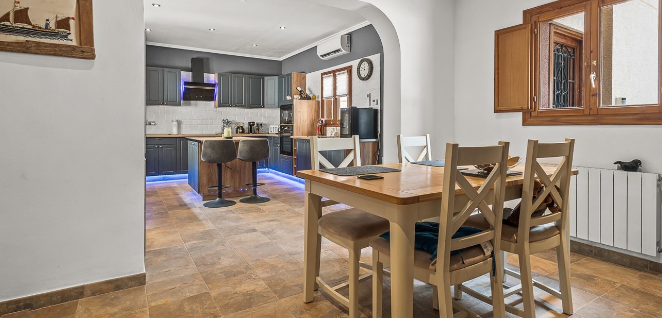 Herverkoop - Country Property/Finca -
Torremendo