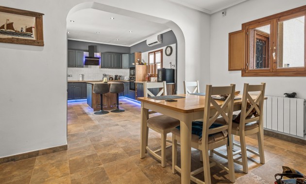 Herverkoop - Country Property/Finca -
Torremendo