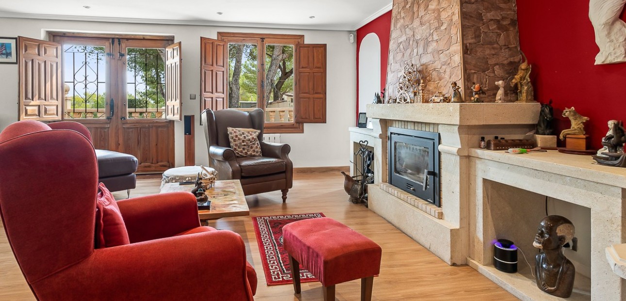 Herverkoop - Country Property/Finca -
Torremendo