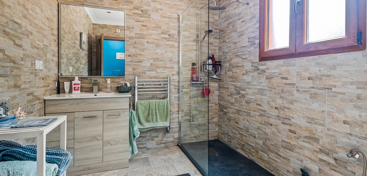 Herverkoop - Country Property/Finca -
Torremendo