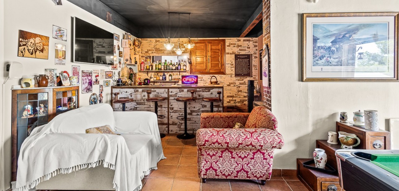 Herverkoop - Country Property/Finca -
Torremendo