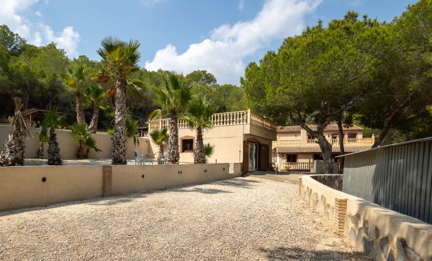 Herverkoop - Country Property/Finca -
Torremendo