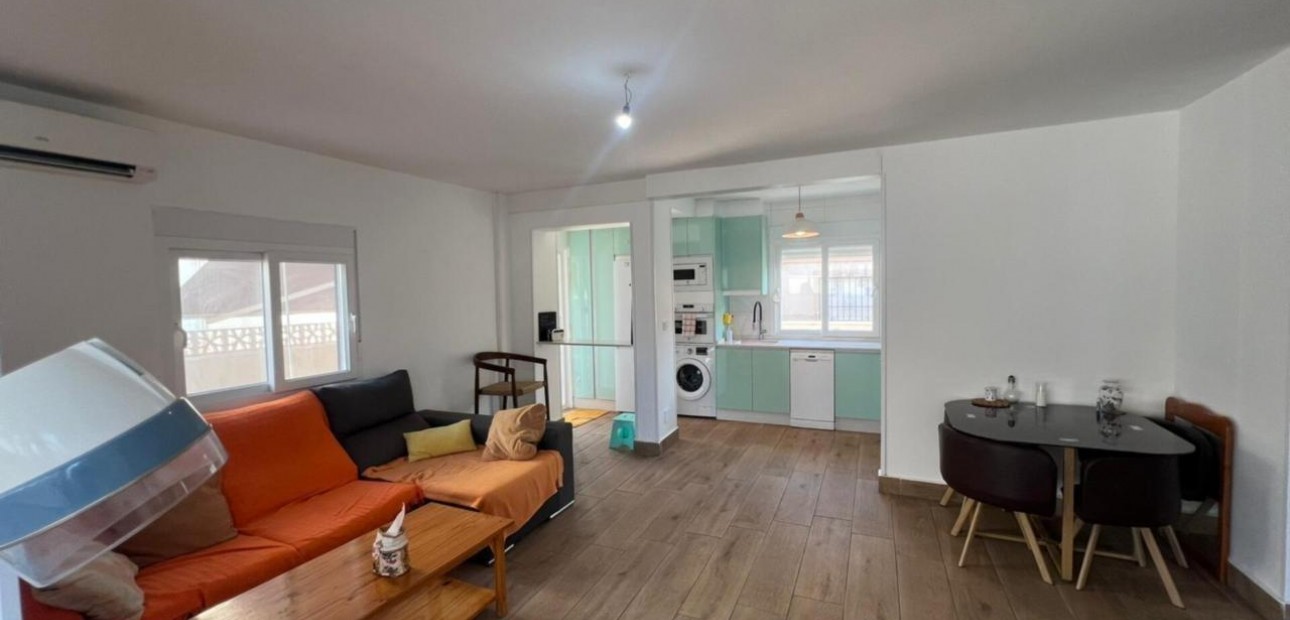 Sale - Villa -
Torrevieja - Aguas Nuevas