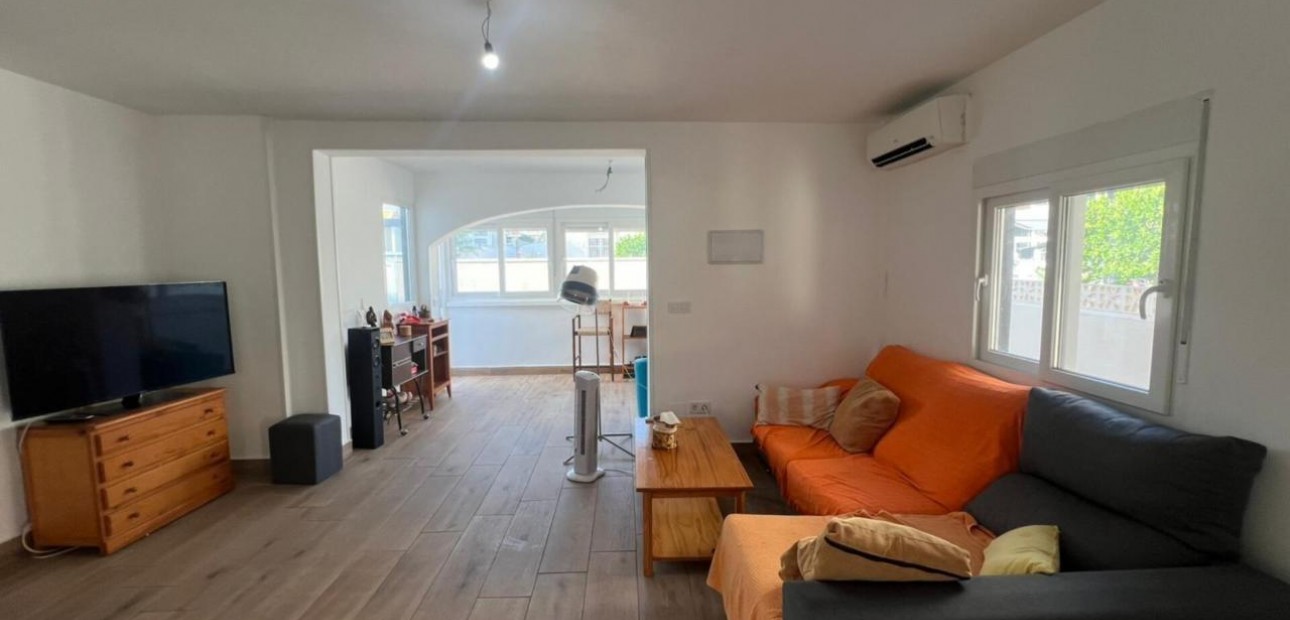 Sale - Villa -
Torrevieja - Aguas Nuevas