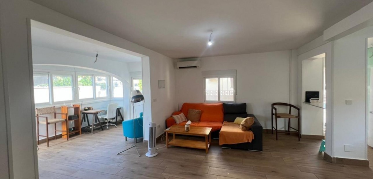 Sale - Villa -
Torrevieja - Aguas Nuevas