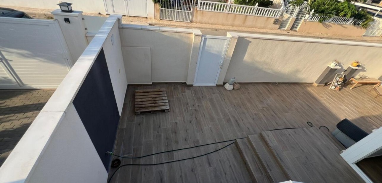 Sale - Villa -
Torrevieja - Aguas Nuevas