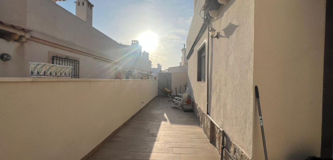 Sale - Villa -
Torrevieja - Aguas Nuevas