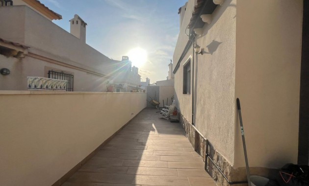 Sale - Villa -
Torrevieja - Aguas Nuevas
