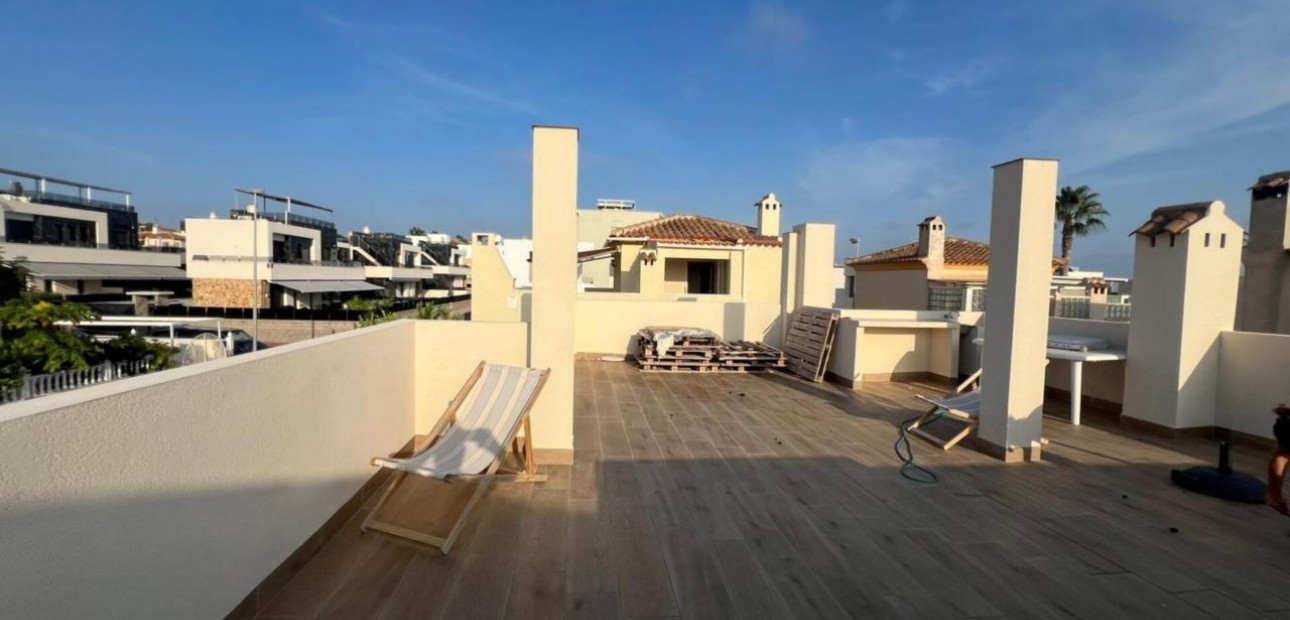 Sale - Villa -
Torrevieja - Aguas Nuevas