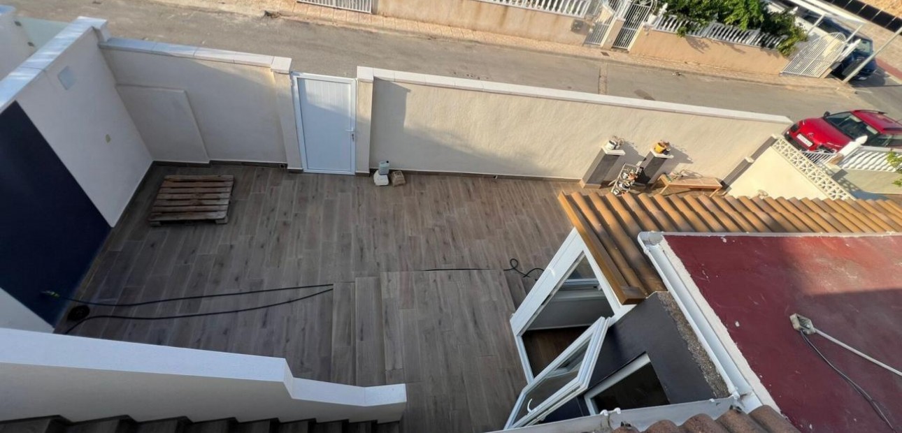 Sale - Villa -
Torrevieja - Aguas Nuevas