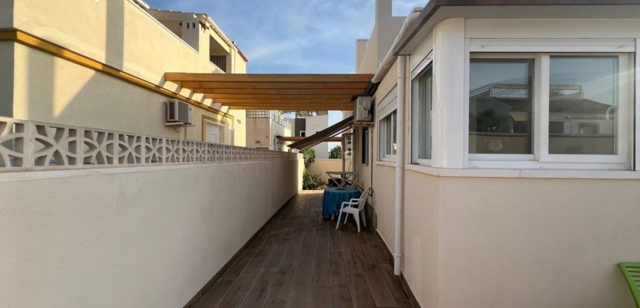 Sale - Villa -
Torrevieja - Aguas Nuevas