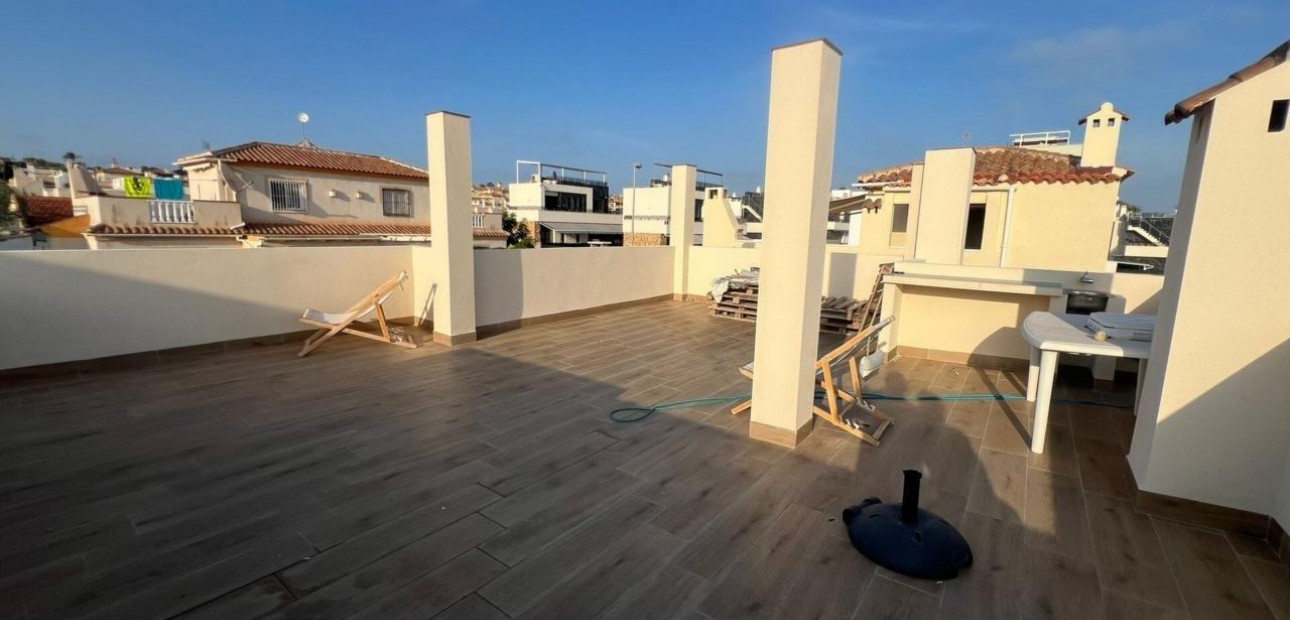 Sale - Villa -
Torrevieja - Aguas Nuevas