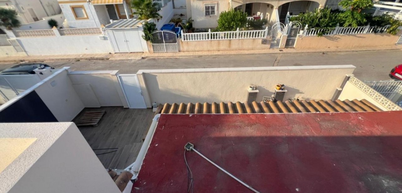 Sale - Villa -
Torrevieja - Aguas Nuevas