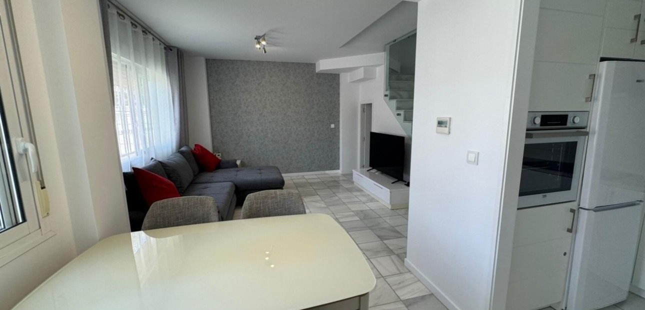 Sale - Villa -
Torrevieja - Aguas nuevas 2