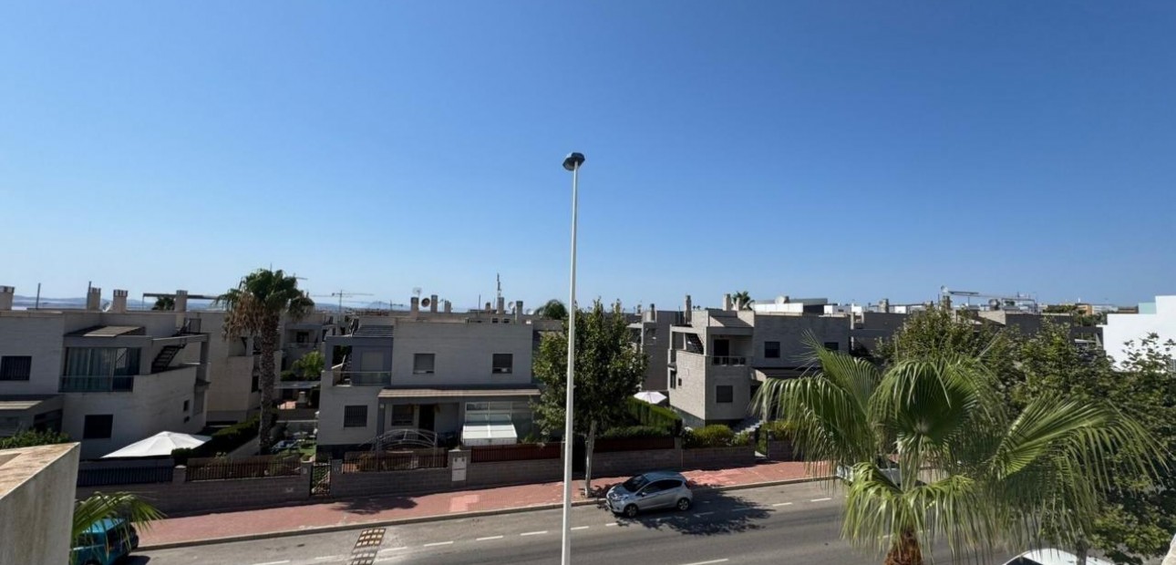 Sale - Villa -
Torrevieja - Aguas nuevas 2