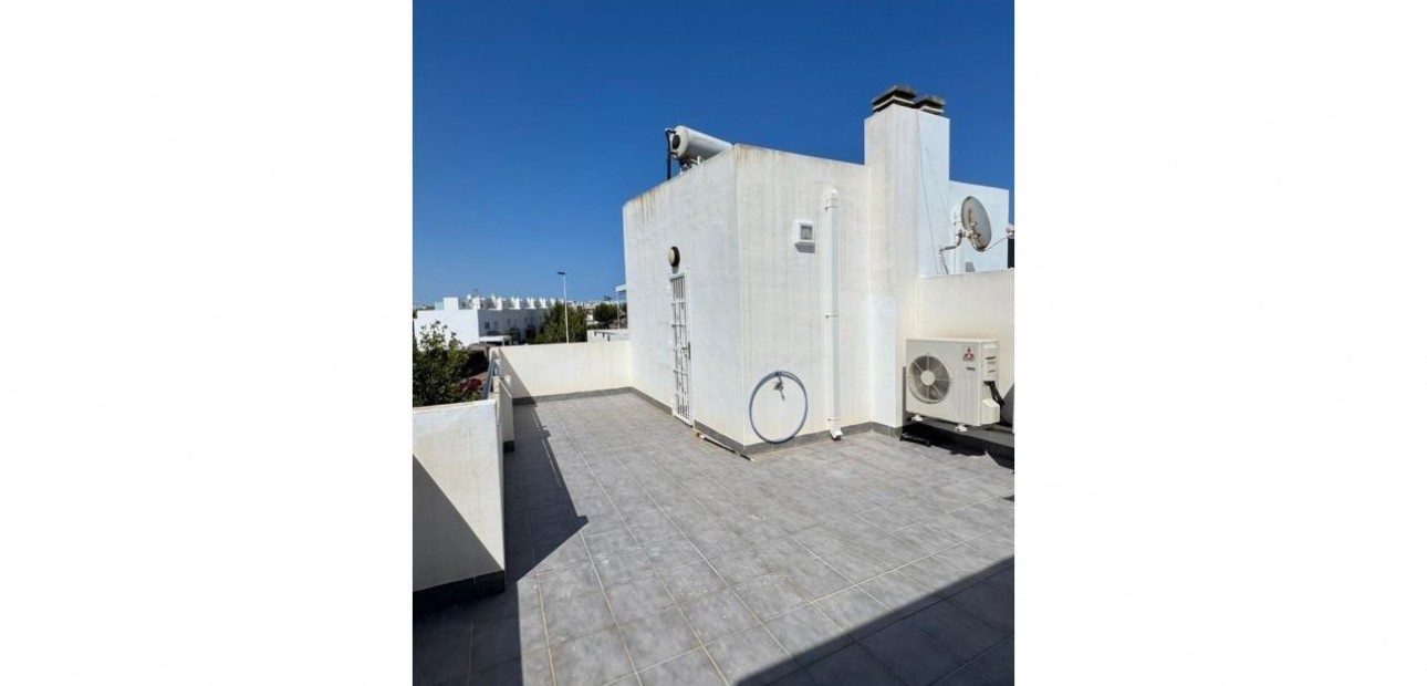 Sale - Villa -
Torrevieja - Aguas nuevas 2