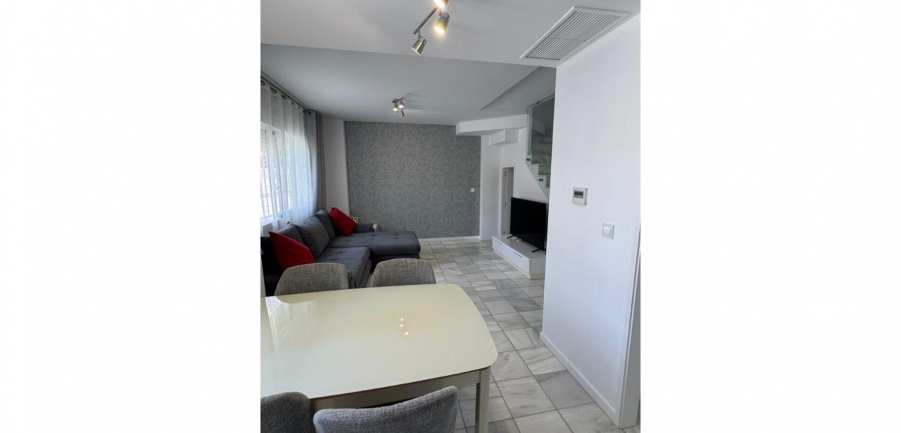 Sale - Villa -
Torrevieja - Aguas nuevas 2