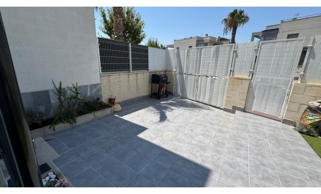 Sale - Villa -
Torrevieja - Aguas nuevas 2