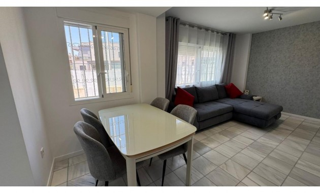 Sale - Villa -
Torrevieja - Aguas nuevas 2