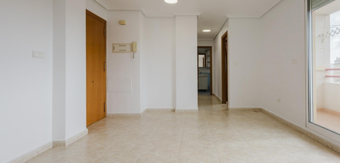 Sale - Apartment / flat -
Torrevieja - Playa de los locos
