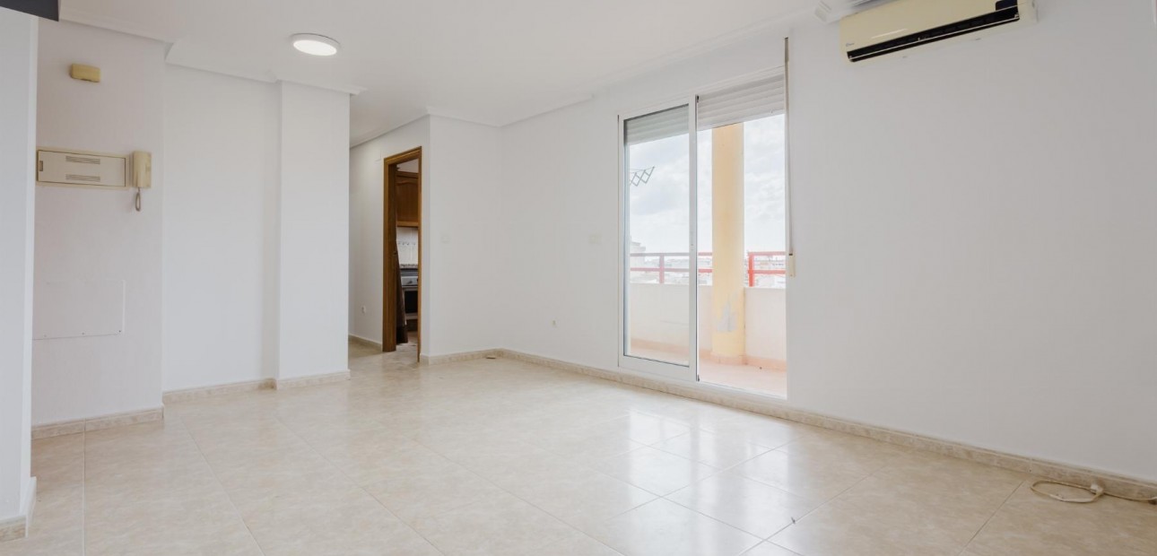 Sale - Apartment / flat -
Torrevieja - Playa de los locos