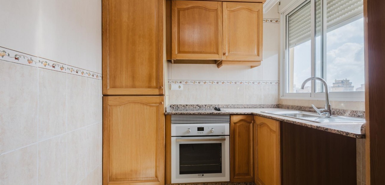 Sale - Apartment / flat -
Torrevieja - Playa de los locos