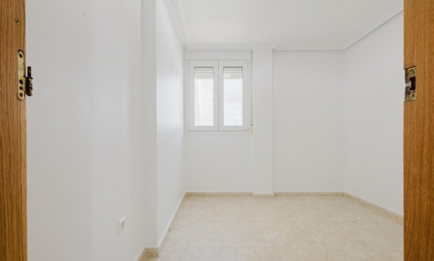 Sale - Apartment / flat -
Torrevieja - Playa de los locos