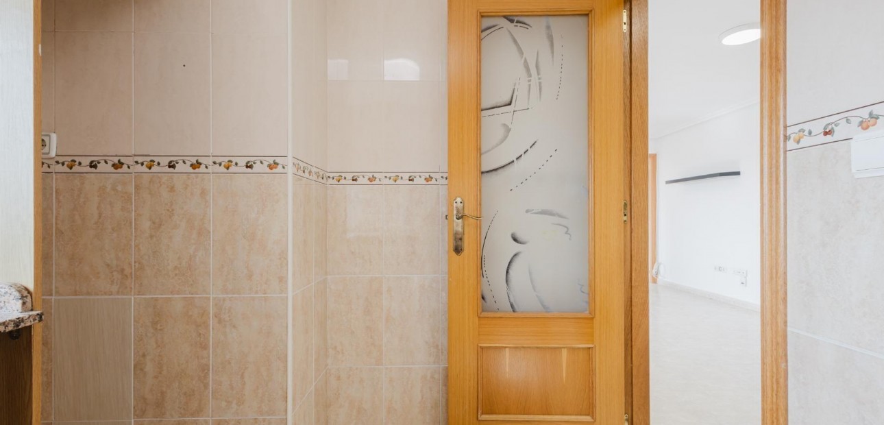 Sale - Apartment / flat -
Torrevieja - Playa de los locos