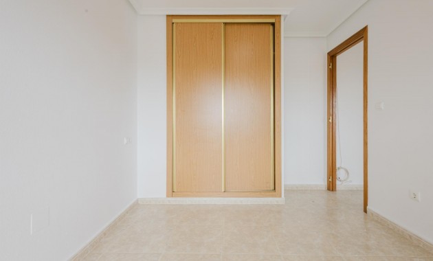 Sale - Apartment / flat -
Torrevieja - Playa de los locos