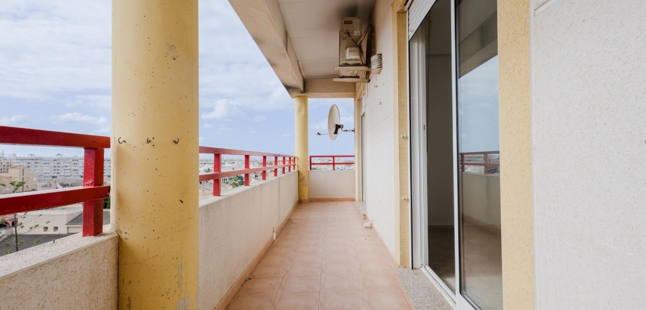 Sale - Apartment / flat -
Torrevieja - Playa de los locos