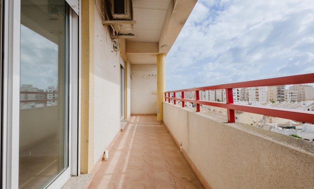 Sale - Apartment / flat -
Torrevieja - Playa de los locos