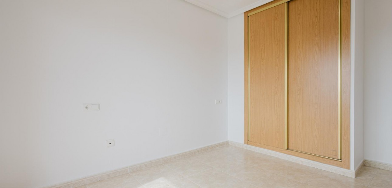 Sale - Apartment / flat -
Torrevieja - Playa de los locos