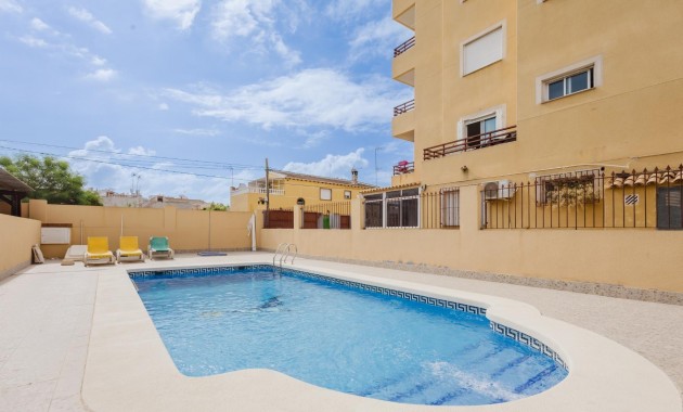 Sale - Apartment / flat -
Torrevieja - Playa de los locos