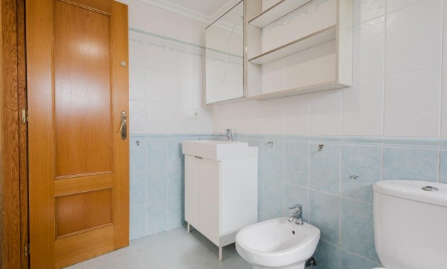 Sale - Apartment / flat -
Torrevieja - Playa de los locos