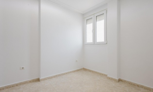 Sale - Apartment / flat -
Torrevieja - Playa de los locos