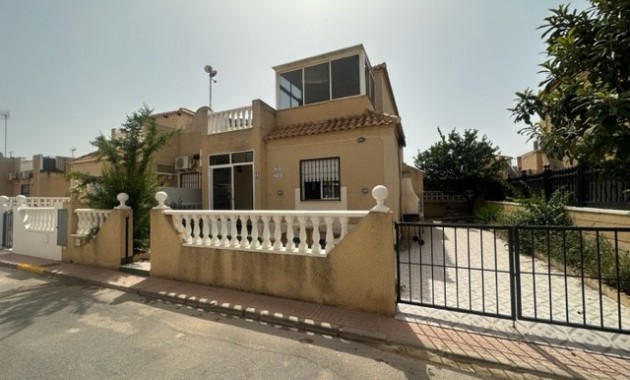 Sale - Townhouse -
Torrevieja - La Siesta