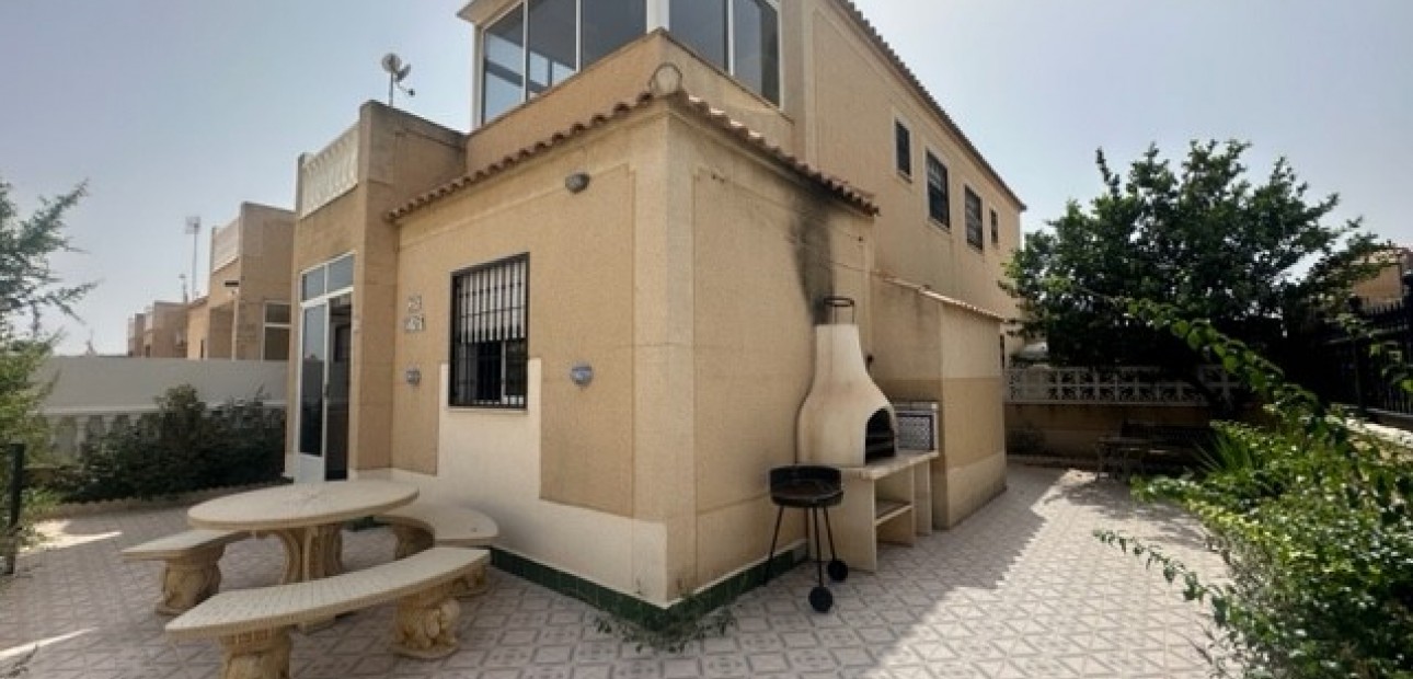 Sale - Townhouse -
Torrevieja - La Siesta