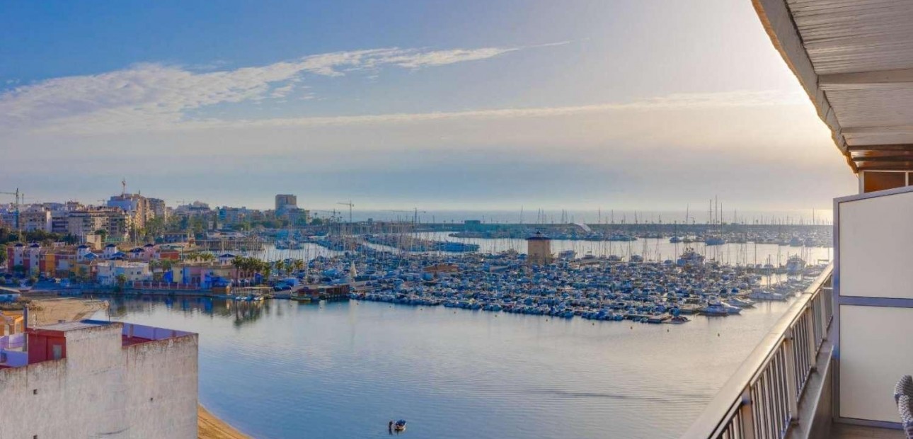 Herverkoop - Appartement / flat -
Torrevieja - Acequion