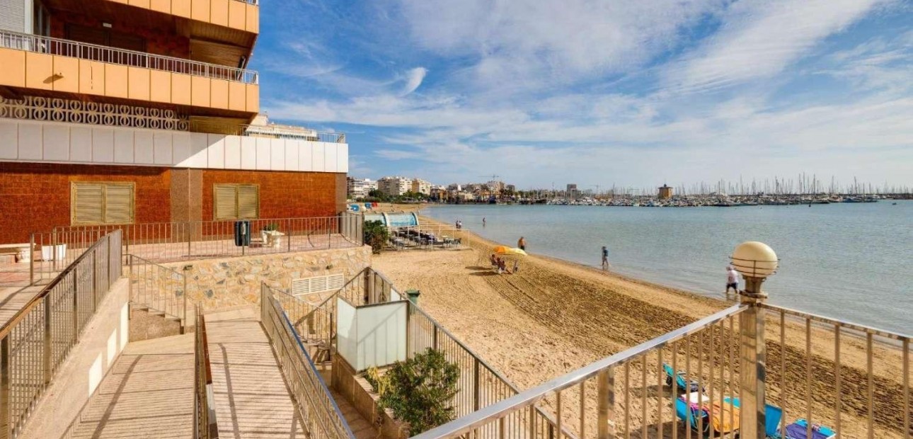 Herverkoop - Appartement / flat -
Torrevieja - Acequion