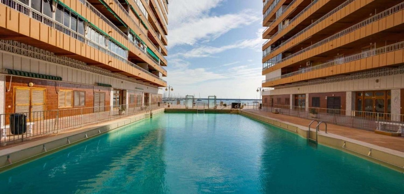 Herverkoop - Appartement / flat -
Torrevieja - Acequion