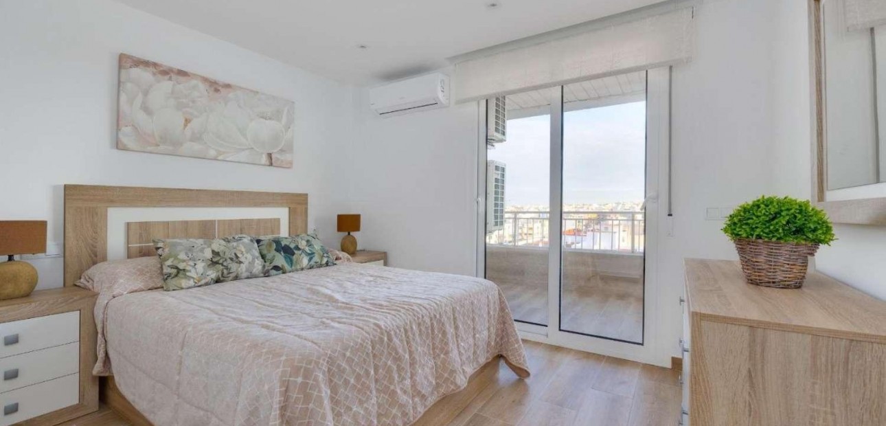 Herverkoop - Appartement / flat -
Torrevieja - Acequion