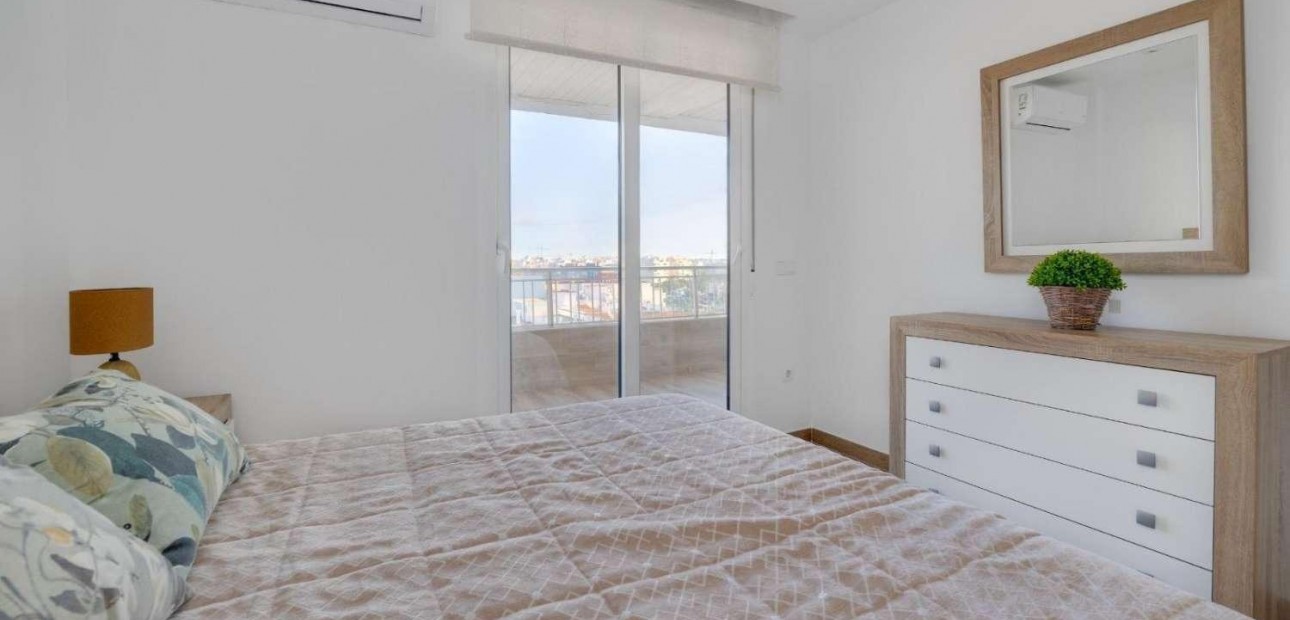 Herverkoop - Appartement / flat -
Torrevieja - Acequion