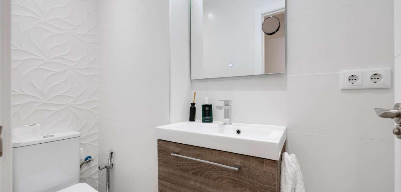 Herverkoop - Appartement / flat -
Torrevieja - Acequion