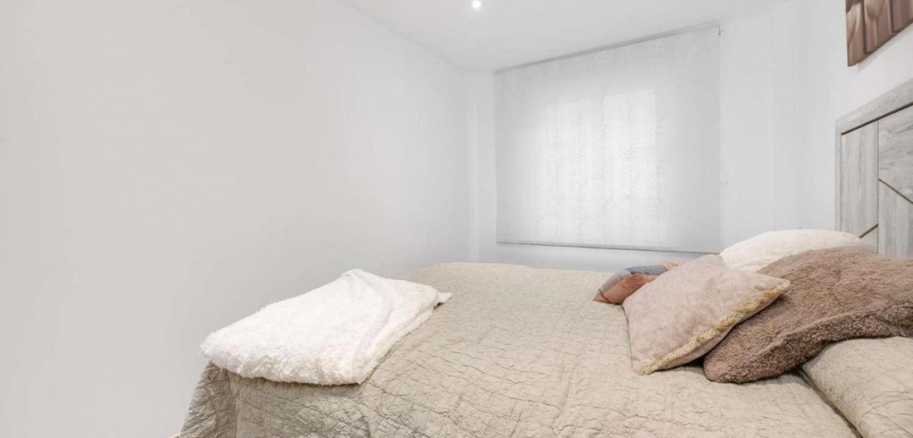 Herverkoop - Appartement / flat -
Torrevieja - Acequion