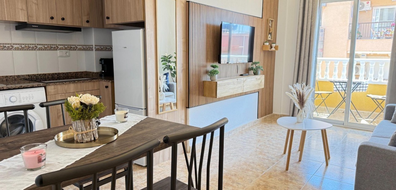 Venta - Apartamento / piso -
Torrevieja - Los Europeos