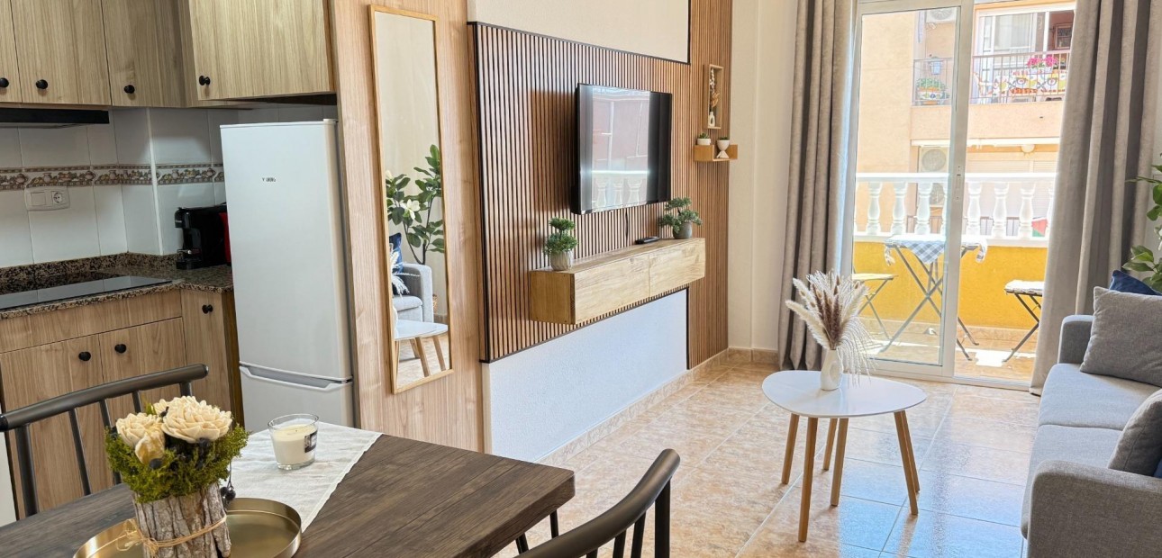 Venta - Apartamento / piso -
Torrevieja - Los Europeos